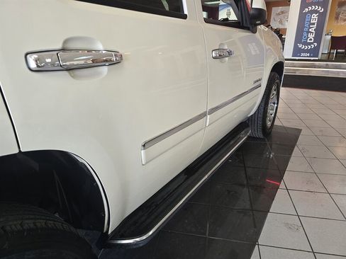 Used 2010 GMC Yukon Denali AWD/4WD image 38