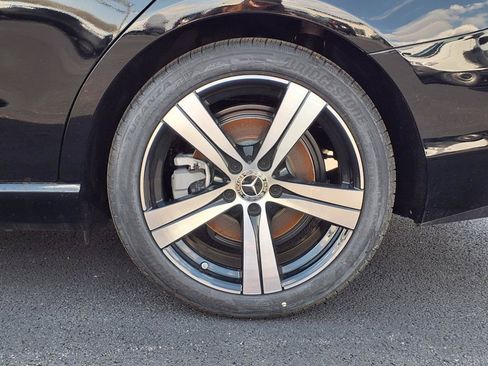 Used 2025 Mercedes-Benz C 300 4MATIC Sedan image 10