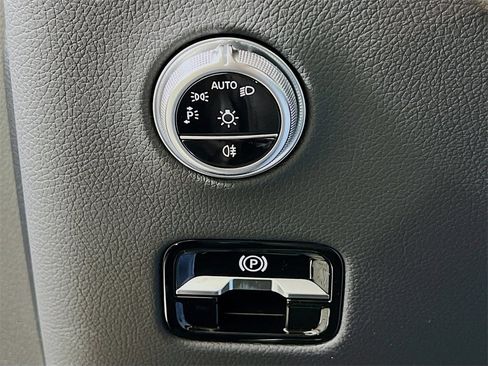 New 2025 Mercedes-Benz GLC 300 4MATIC image 10