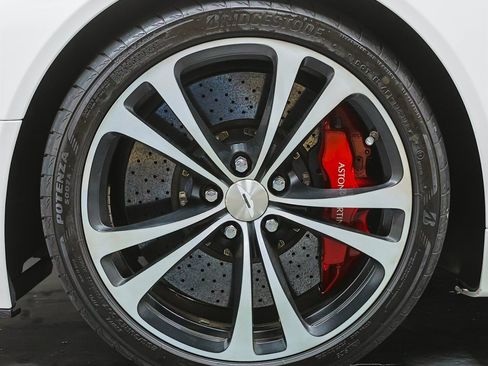 Used 2011 Aston Martin V12 Vantage Coupe image 41