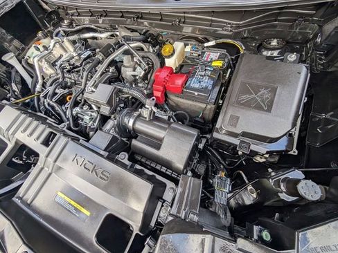 Used 2025 Nissan Kicks SR image 22