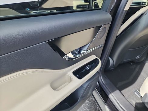 New 2026 Lincoln Corsair Premiere image 20