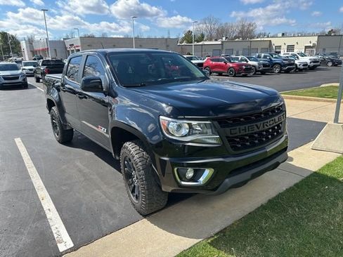 Used 2019 Chevrolet Colorado Z71 w/ Z71 Midnight Edition image 10