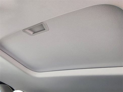 Used 2025 Chevrolet Trax ACTIV w/ Sunroof Package image 25