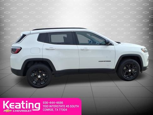 Used 2024 Jeep Compass Latitude image 4
