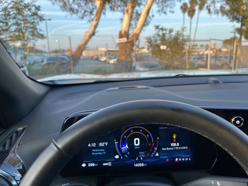 Used 2025 Chevrolet Equinox LT image 35