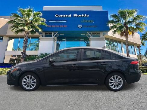 Used 2022 Toyota Corolla LE w/ LE Convenience Package FWD image 8