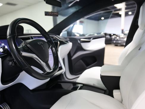 Used 2016 Tesla Model X Performance AWD/4WD image 33