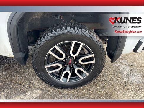 Used 2022 GMC Sierra 1500 AT4 w/ AT4 Preferred Package image 16