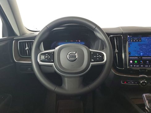 Certified 2023 Volvo XC60 B5 Ultimate w/ Climate Package AWD/4WD image 18