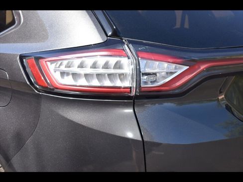 Used 2016 Ford Edge Titanium image 49