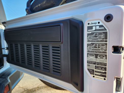 New 2025 Jeep Wrangler Sahara image 20