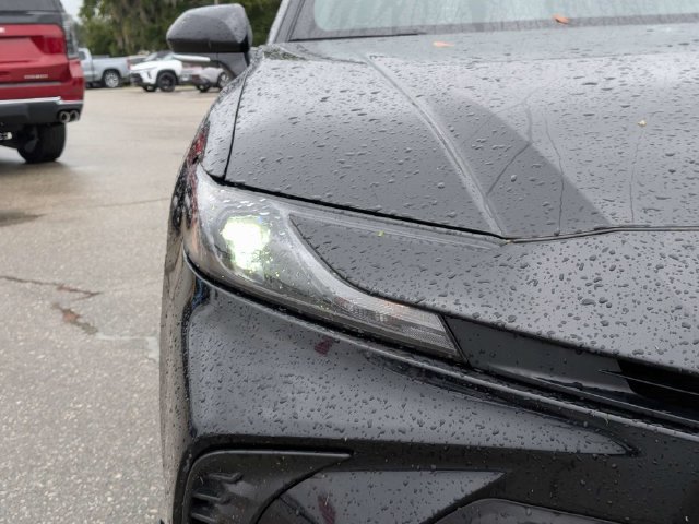 Used 2025 Toyota Camry SE FWD image 10