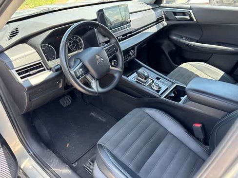 Used 2024 Mitsubishi Outlander SE AWD/4WD image 9
