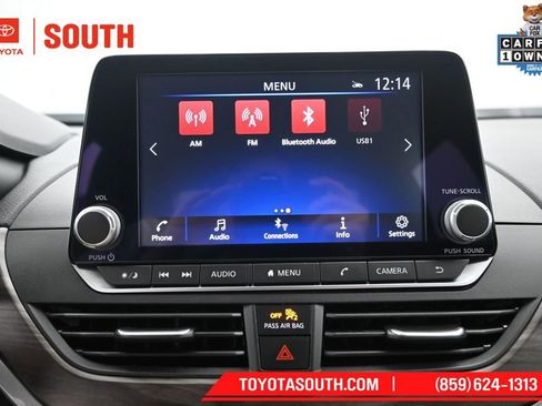 Used 2025 Nissan Altima 2.5 SV FWD image 14