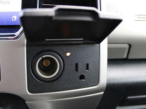 Used 2022 Ford F250 Lariat w/ Lariat Value Package image 27