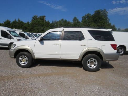 Used 2001 Toyota Sequoia SR5 RWD image 8