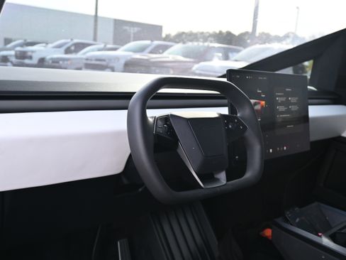 Used 2024 Tesla Cybertruck AWD Crew Cab image 3