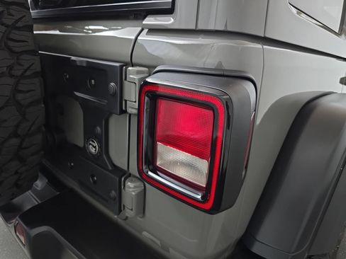 Used 2023 Jeep Wrangler Unlimited Sport AWD/4WD image 32