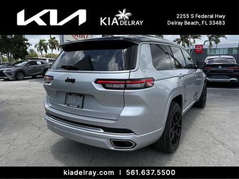 Used 2021 Jeep Grand Cherokee L Summit w/ Luxury Tech Group V AWD/4WD image 3