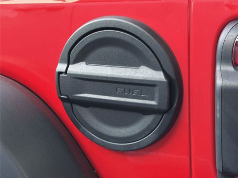 Used 2025 Jeep Wrangler Unlimited Rubicon AWD/4WD image 6