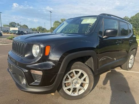 Used 2021 Jeep Renegade Latitude w/ Trailer Tow Group AWD/4WD image 4