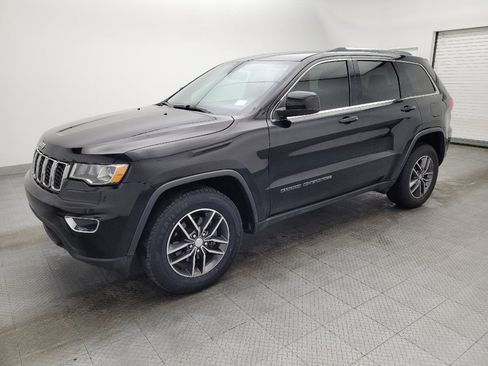 Used 2018 Jeep Grand Cherokee Laredo image 2