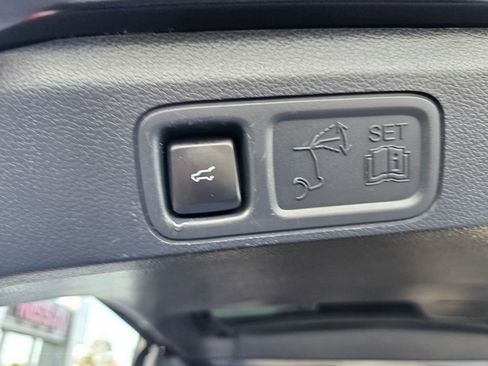 Used 2022 Ford Expedition XLT image 11