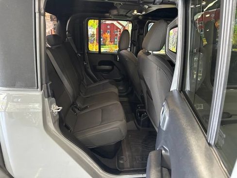 Used 2021 Jeep Gladiator Sport AWD/4WD image 43