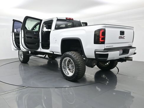 Used 2017 GMC Sierra 2500 Denali w/ Duramax Plus Package image 38