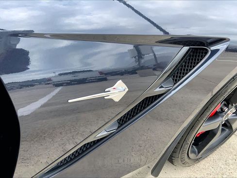 Used 2015 Chevrolet Corvette Stingray Coupe w/ 2LT Preferred Equipment Group RWD image 9