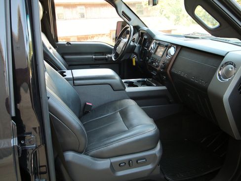 Used 2012 Ford F250 Lariat w/ Lariat Ultimate Pkg AWD/4WD image 40