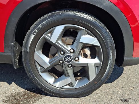 Certified 2023 Hyundai Venue Limited FWD image 8