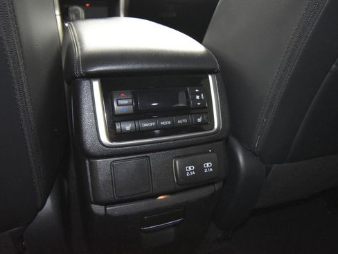 Used 2019 Subaru Ascent Limited image 31