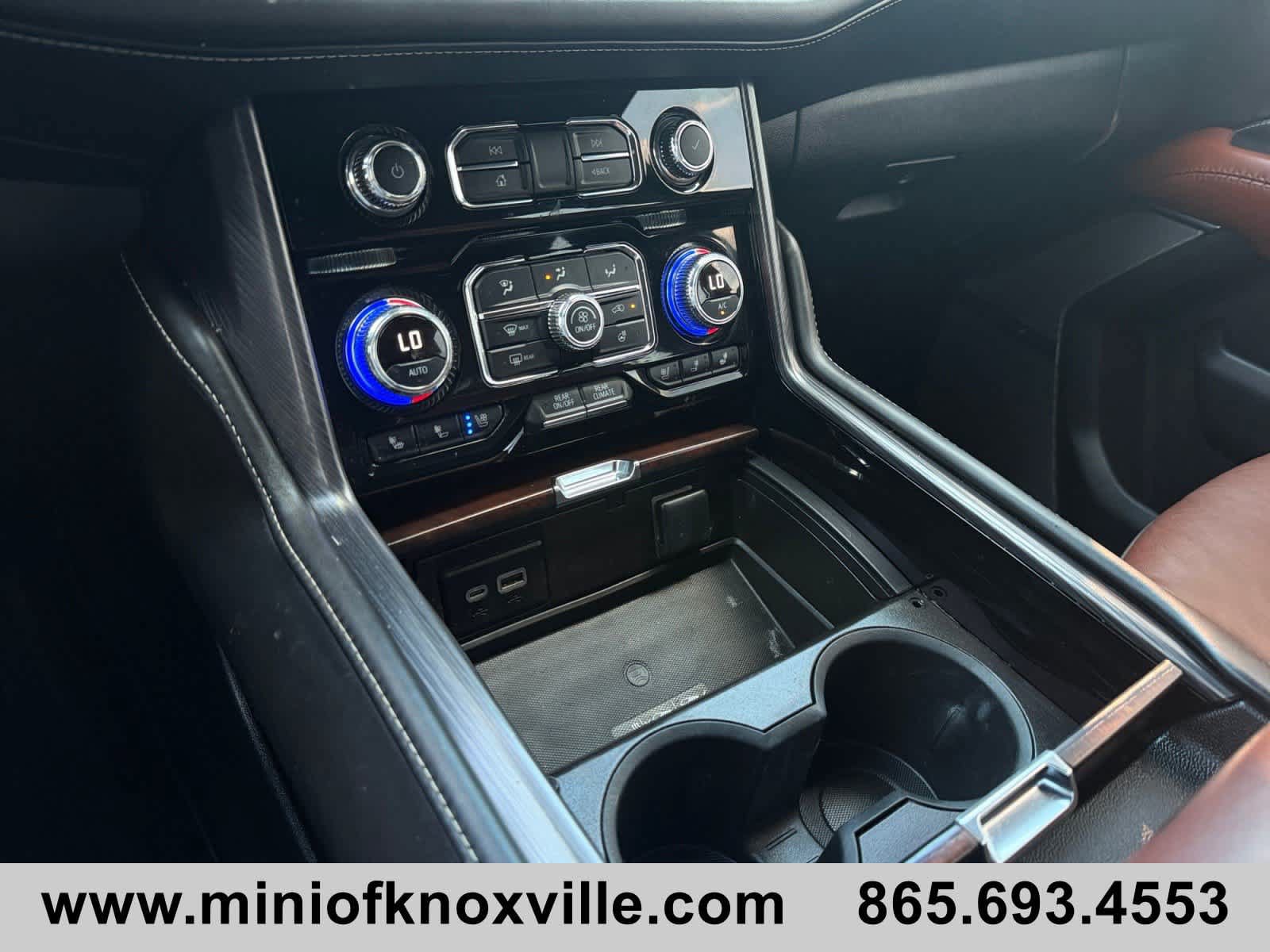 Used 2024 GMC Yukon Denali Ultimate AWD/4WD image 33