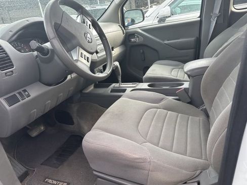 Used 2018 Nissan Frontier S w/ Work Truck Package image 15