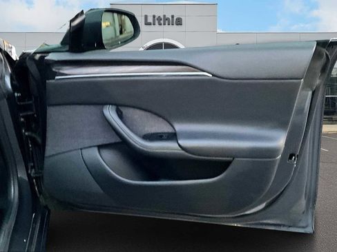 Used 2022 Tesla Model S image 29