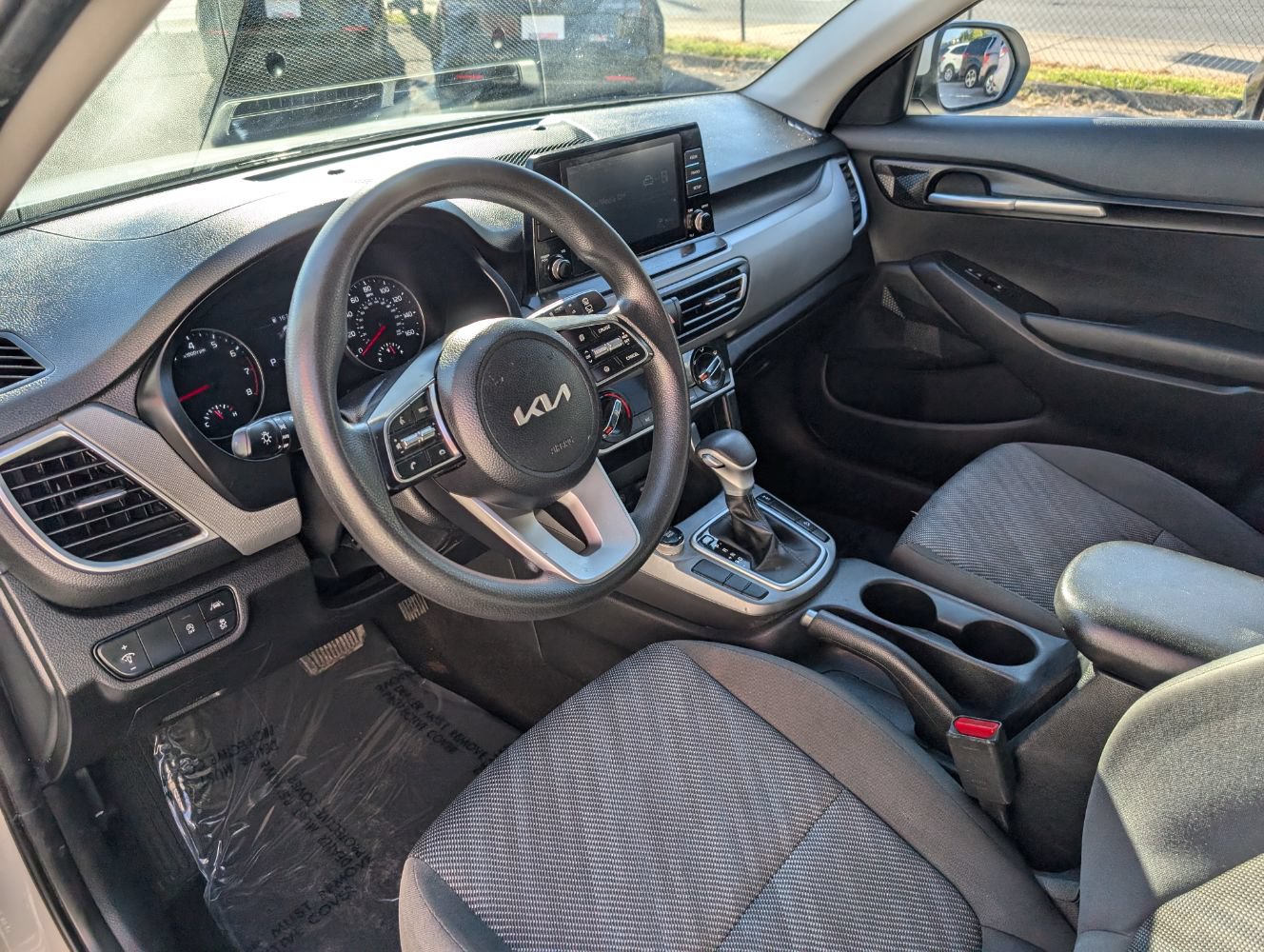 Used 2023 Kia Seltos LX AWD/4WD image 12