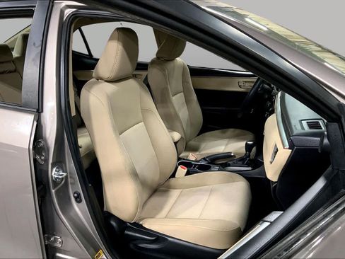 Used 2015 Toyota Corolla LE FWD image 9