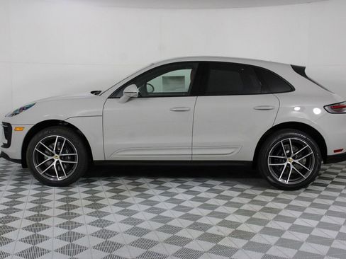 New 2026 Porsche Macan image 2