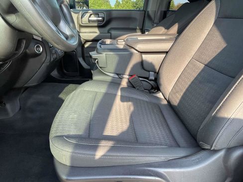 Used 2024 Chevrolet Silverado 2500 Custom w/ Custom Value Package image 17