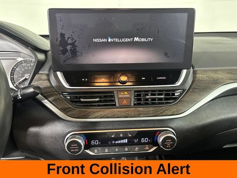 Used 2024 Nissan Altima 2.5 SL FWD image 19
