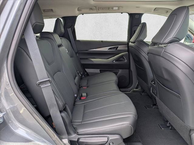 Certified 2026 INFINITI QX60 Luxe w/ Family Package FWD image 22