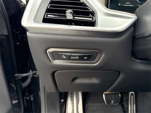 Used 2024 BMW X7 xDrive40i w/ M Sport Package image 29