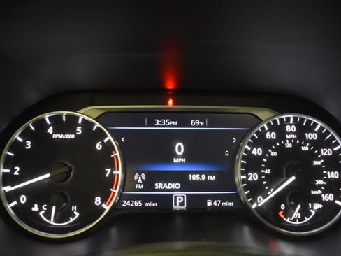 Used 2023 Nissan Sentra SR w/ Midnight Edition Package FWD image 25