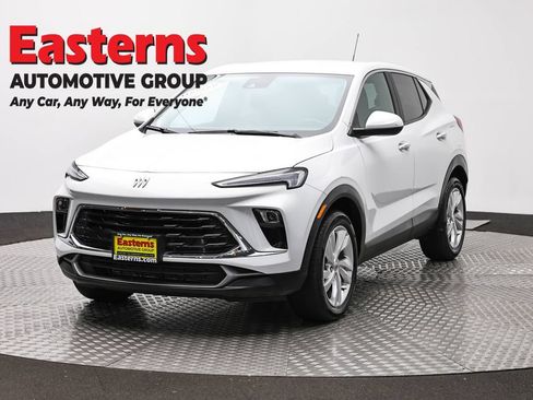 Used 2024 Buick Encore GX Preferred FWD image 1