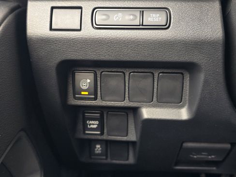 Used 2024 Nissan Frontier SV w/ Technology Package image 24