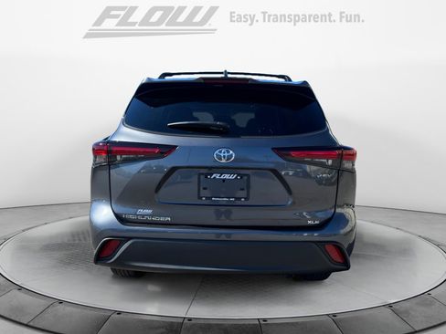 New 2025 Toyota Highlander XLE image 5