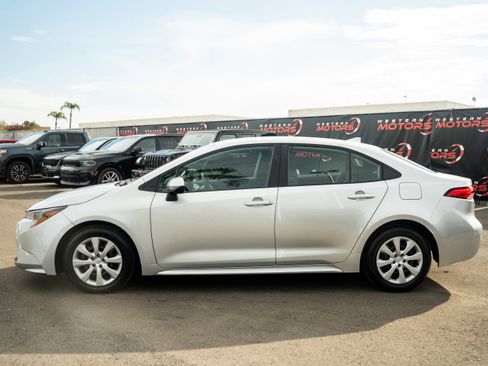 Used 2024 Toyota Corolla LE image 7