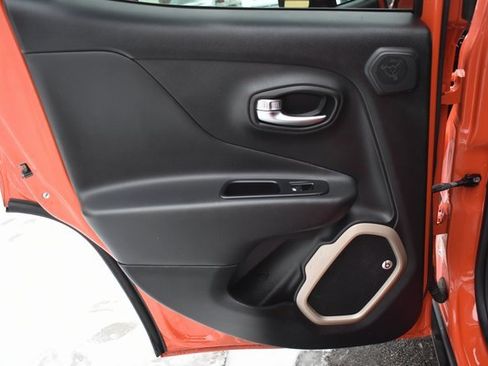 Used 2016 Jeep Renegade 75th Anniversary image 33